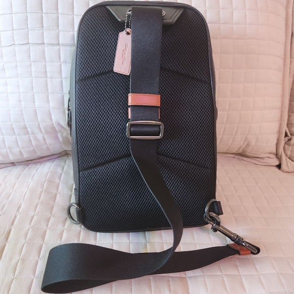 COACH Graham backpack - Picture 7 of 10